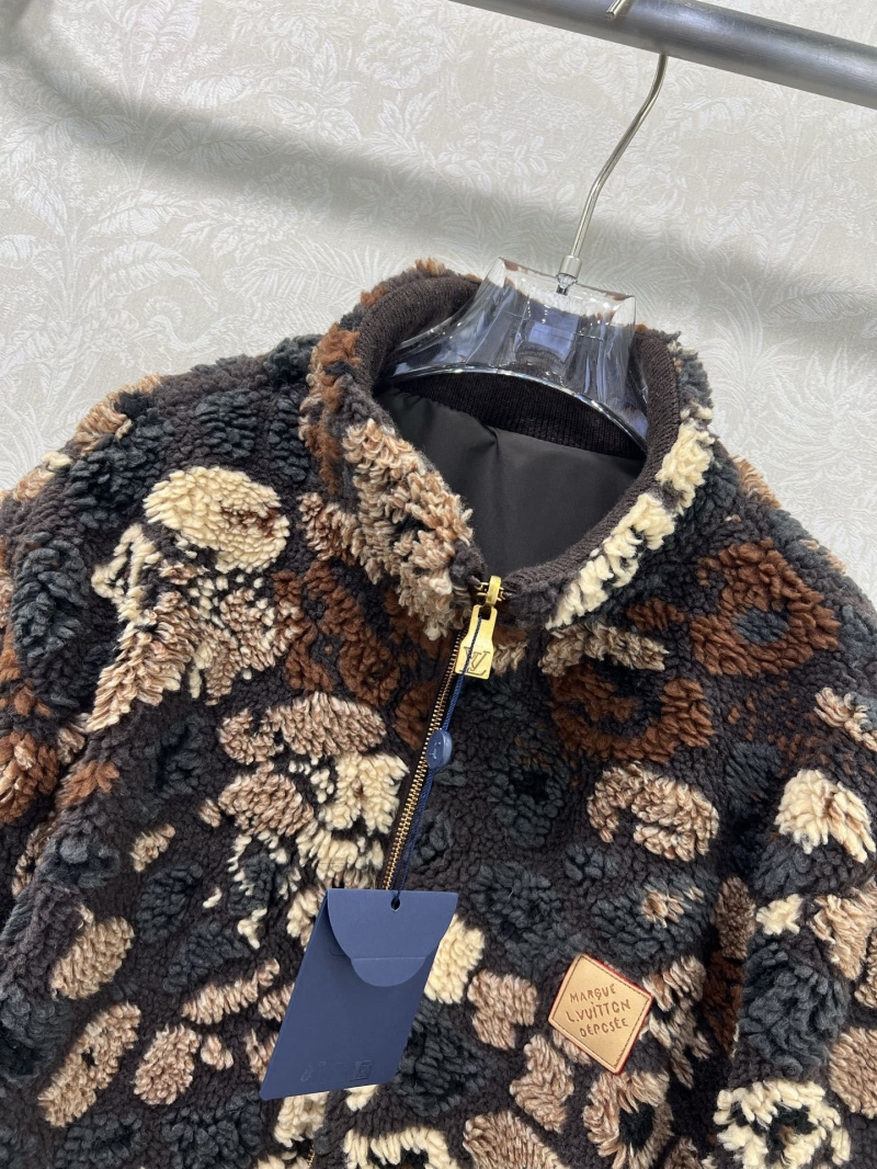 l0vis Vvtt0n outwear